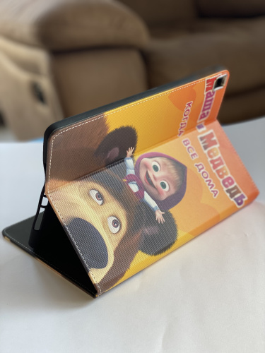 Чохол Slim Case для iPad 7/8/9 10.2" (2019-2021)/Pro 10.5"/Air 3 10.5" (2019) Маша і Ведмідь: фото 3 - UkrApple